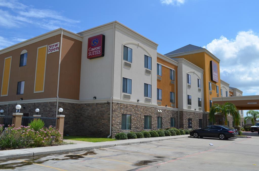 Days Inn & Suites By Wyndham Houston / West Energy Corridor Exterior photo